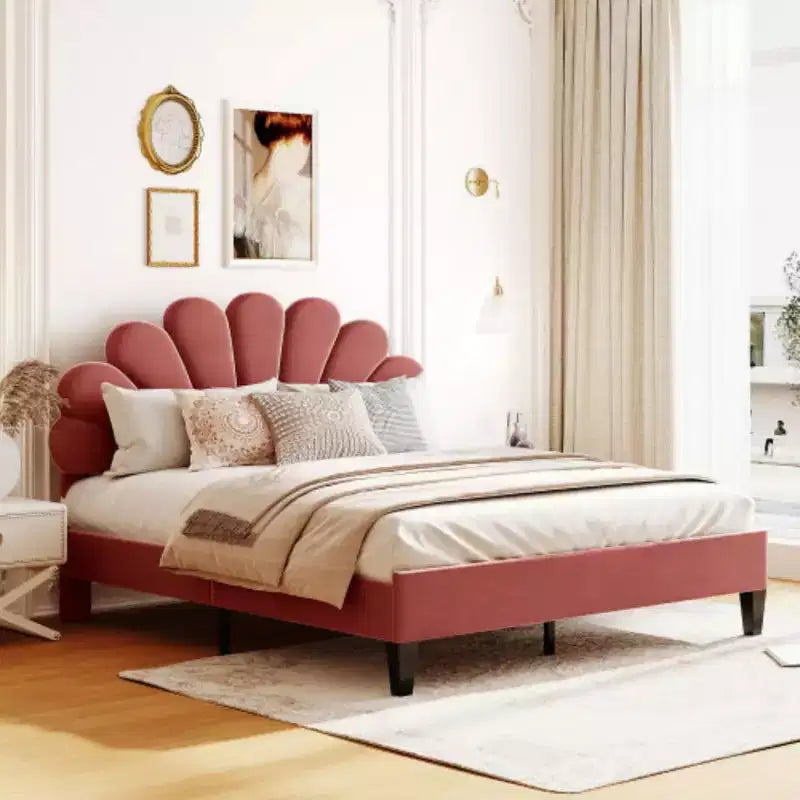 Letto a piattaforma imbottito queen-size con testiera in velluto floreale