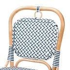Sedia da bistrot in rattan naturale intrecciato bianco e blu, stile moderno francese
