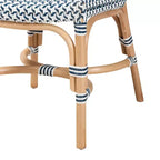 Sedia da bistrot in rattan naturale intrecciato bianco e blu, stile moderno francese