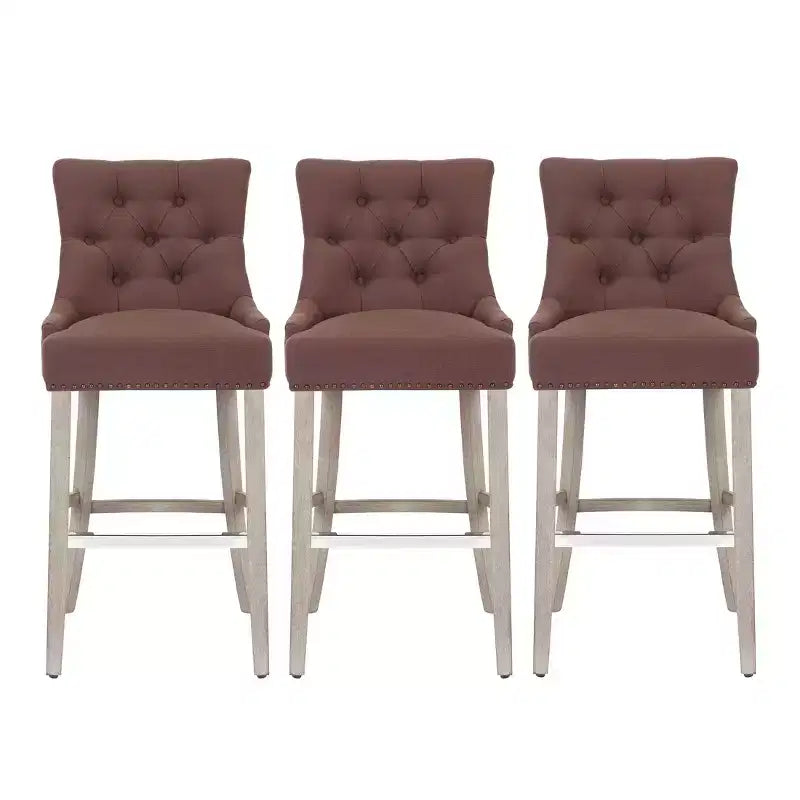 Set di 3 sgabelli da bar con schienale ad ala, imbottiti in lino con bottoni, 74 cm - Marrone